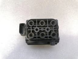 BENTLEY Bentley Continental GT W12 air suspension valve 3D0616013B valve block — thumbnail 8