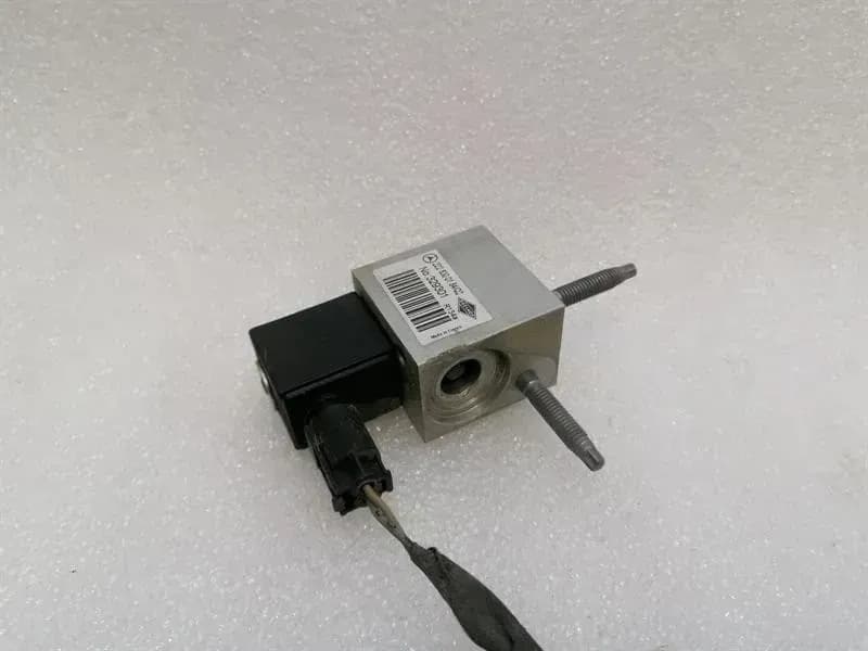 Mercedes S-Class W222 A/C Valve A2228300184 Valve