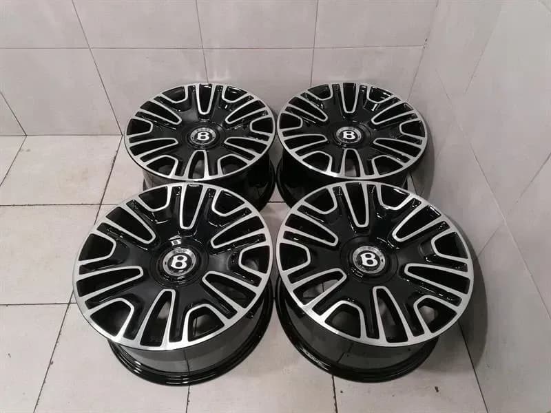 BENTLEY Bentley Flying Spur MK2 13-19 Alloy Wheel 4W0601025B R19 Alloy Wheel