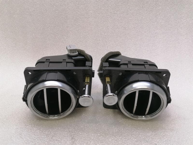 Bentley Continental Flying Spur Rear Air Vent 3W0819709B Rear Vent