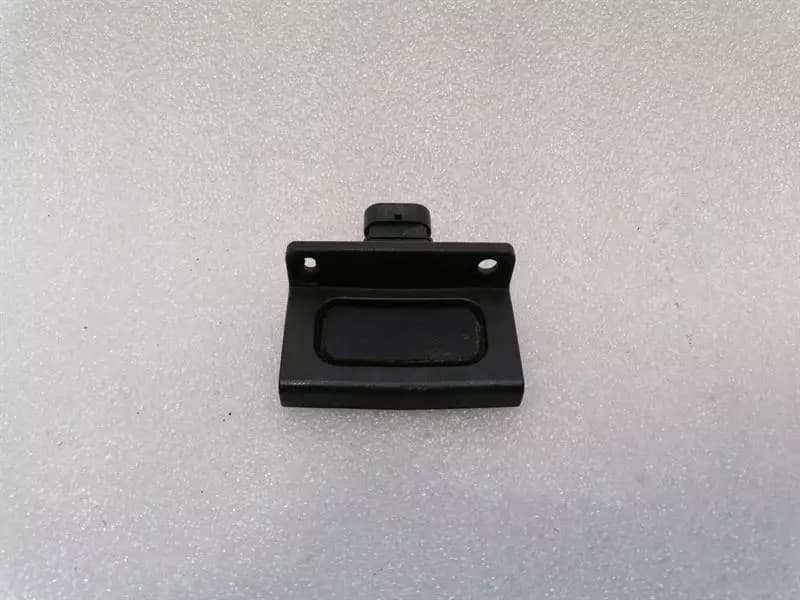 Chevrolet Corvette C6 10446243 Door Opener Switch 10446243 Door Opener Switch