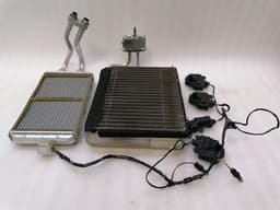 CHEVROLET Chevrolet Corvette C6 Heater Matrix 89019028 Heat Exchanger Heater Cooler — thumbnail 1