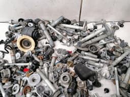 CHEVROLET CHEVROLET CORVETTE C6 SCREWS SCREWS BOLTS FROM ONE CAR SET KIT BOLTS — thumbnail 4