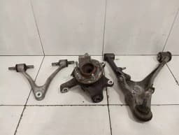 CHEVROLET Chevrolet Corvette C6 Left Front Hub 88965637 Wheel Bearing Case Front Left — thumbnail 1