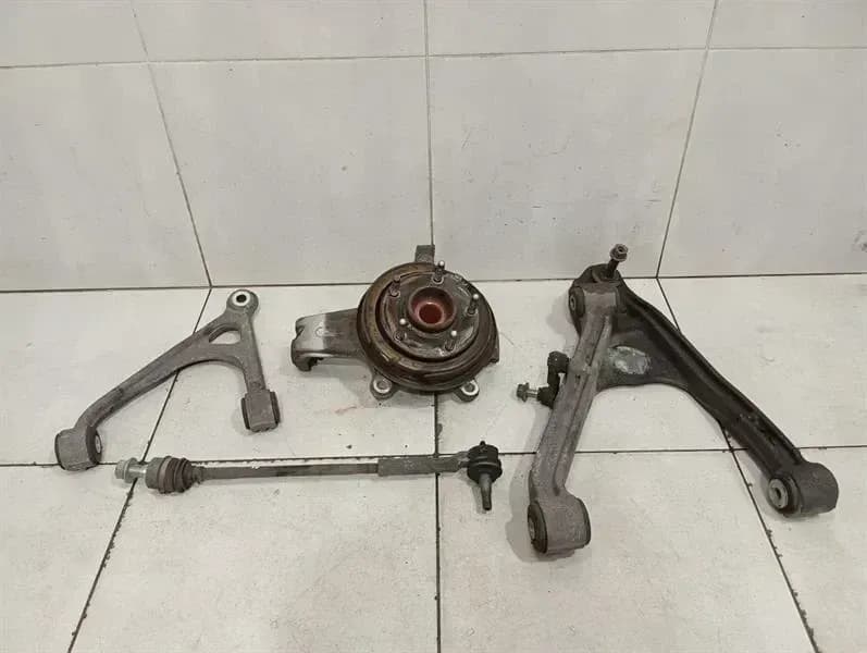 Chevrolet Corvette C6 Left Rear Hub 88965638 Wheel Bearing Case Rear Left