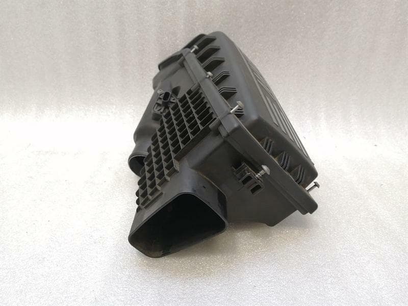 BMW BMW 7 Series F02 F01 Right Airbox CYL 1-6 7566382 Air Filter Box Cyl 1-6