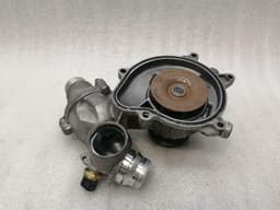 BMW BMW 7 F02 F01 N74B60 760i / Rolls-Royce V12 / Water Pump 11517555214 Water Pump — thumbnail 1