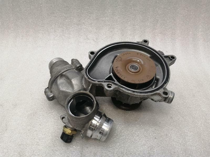 BMW BMW 7 F02 F01 N74B60 760i / Rolls-Royce V12 / Water Pump 11517555214 Water Pump