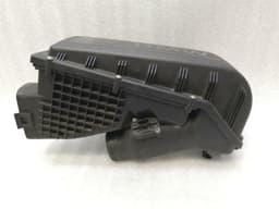 BMW BMW 7 Series F02 F01 Left Airbox CYL 7-12 7566383 Air Filter Box CYL 7-12 — thumbnail 2
