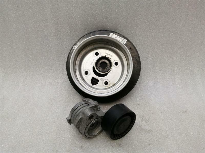 BMW BMW 7 Series F02 F01 N74B60 6.0 V12 Belt Tensioner 7582038 Pulley