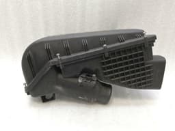 BMW BMW 7 Series F02 F01 Right Airbox CYL 1-6 7566382 Air Filter Box Cyl 1-6 — thumbnail 4