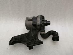 BMW BMW 7 series F02 F01 additional cooling pump 11517566335 coolant pump pump — thumbnail 1