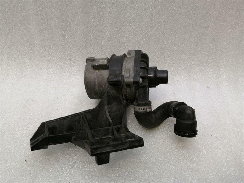 BMW BMW 7 series F02 F01 additional cooling pump 11517566335 coolant pump pump
