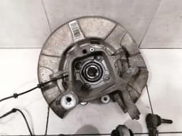 BMW BMW 7 Series F02 F01 Left Rear Hub 33326796497 Wheel Bearing Housing Rear Left — thumbnail 5