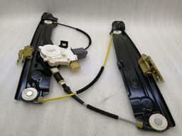 BMW BMW 7 Series F02 F01 Right Front Door Winder 7182106 Window Regulator Front Right — thumbnail 1