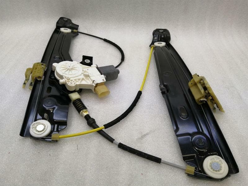 BMW BMW 7 Series F02 F01 Right Front Door Winder 7182106 Window Regulator Front Right