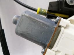 BMW BMW 7 Series F02 F01 Left Front Door Winder 7182085 Window Regulator Front Left — thumbnail 4