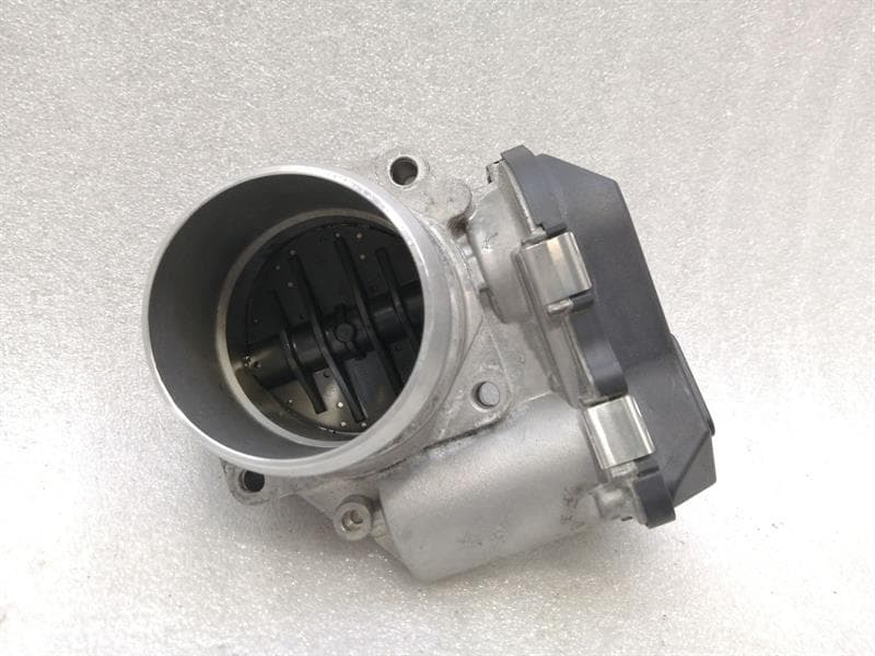 BMW BMW 7 F02 F01 Rolls-Royce N74B60 6.0 V12 Throttle Body 7566243 Throttle