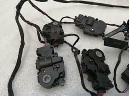 BMW BMW 7 Series F02 F01 Vent Flap Motor Set 64119159316 Servo Motor Set — thumbnail 4