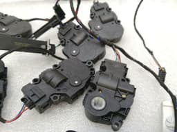 BMW BMW 7 Series F02 F01 Vent Flap Motor Set 64119159316 Servo Motor Set — thumbnail 8