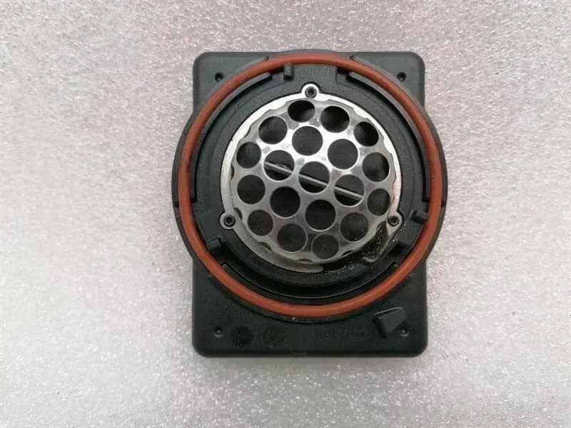 BMW BMW 7 Series F02 F01 Ozone Air Fresh Unit M0392005 Ozone Fresh Air Generator