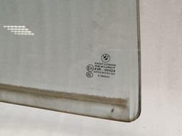 BMW BMW 7 F02 right rear door glass double LWB 7182104 door window rear re — thumbnail 9