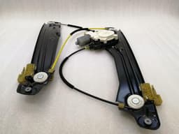 BMW BMW 7 Series F02 F01 Right Front Door Winder 7182106 Window Regulator Front Right — thumbnail 2