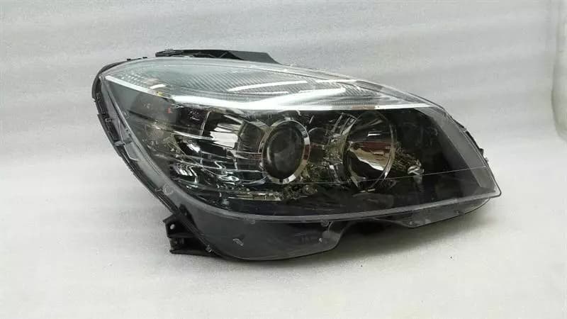 MERCEDES-BENZ Mercedes C Class W204 Right Headlight Headlamp AMG Sport RHD Halogen