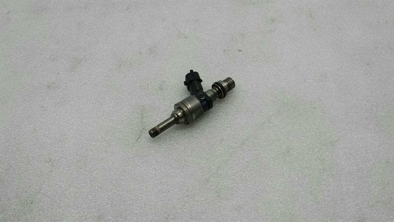 PORSCHE Porsche Panamera 970 958 Fuel Injector 94811012831 Fuel Injector 4.8 V8