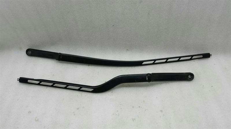 AUDI Audi A3 8P RHD Wiper Arm Set 8P2955407A Right Handlebar