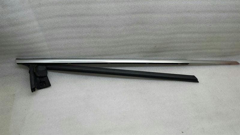 MERCEDES-BENZ Mercedes CLS W219 FRH Door Chrome Strip A2197250665 Tray Front Right