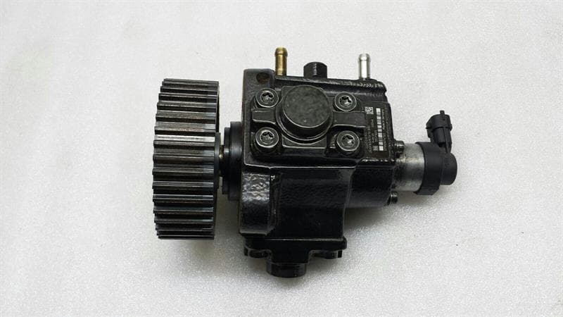 Vauxhall Insignia Astra High Pressure Fuel Pump 55571005 High Pressure Pump 2.0 CDTI