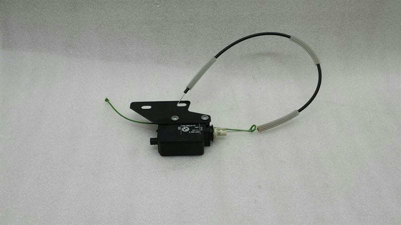 BMW BMW 6 Series E63 E64 Fuel Cap Actuator 6987635 Filler Flap Actuator