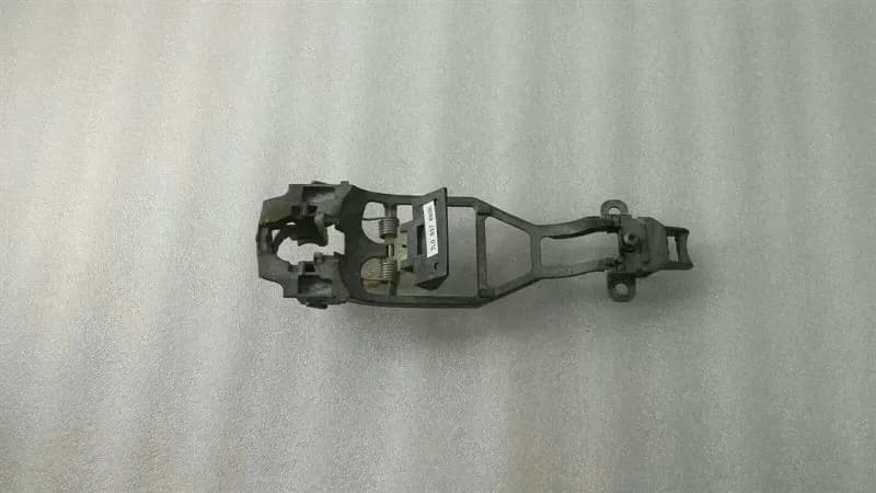 VW VOLKSWAGEN TOUAREG 7L FLH door handle carrier 7L0837885F door handle holder VL