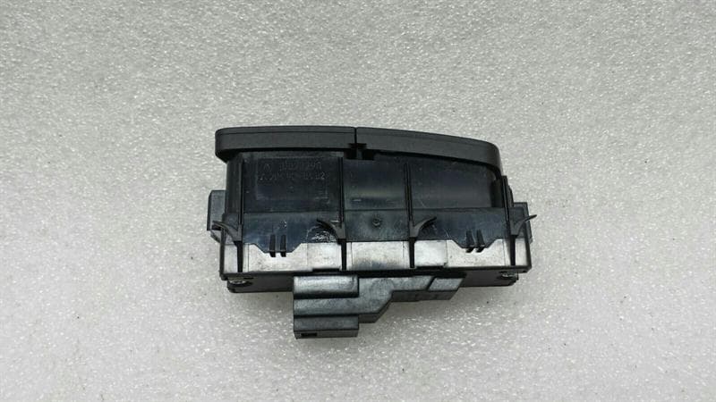 MERCEDES ML W166 FRH door lock switch A2049058402 door lock switch right