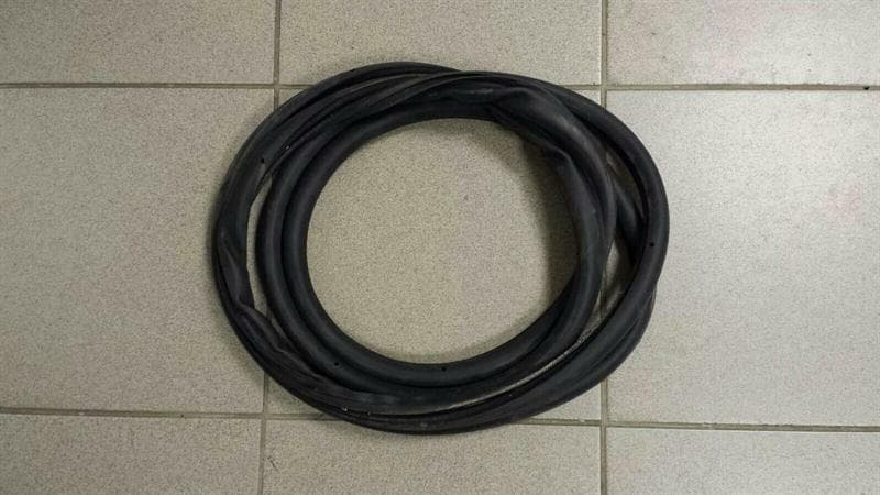 VW VOLKSWAGEN TOUAREG 7L FLH door seal 7L0837865A door gaskets front left