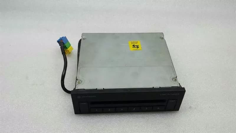 VW Volkswagen Passat B5 CD changer 3B7035110 CD changer