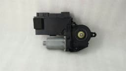 VW Volkswagen Touareg 7L FRH door window motor 7L0959701S window regulator motor front — thumbnail 4