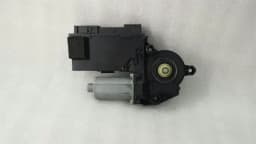 VW Volkswagen Touareg 7L FRH door window motor 7L0959701S window regulator motor front — thumbnail 1