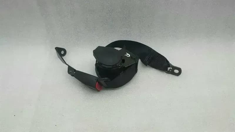 BMW BMW 3 Series E46 rear seat belt 8261029 seat belt belt rear right