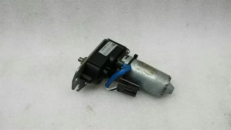 BMW BMW 6 Series E63 seat adjustment engine 8251498 seat engine