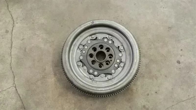 VW Audi TT 2.0 TFSI CES Double Mass Flywheel + Clutch 06J105266T flywheel 45000KM