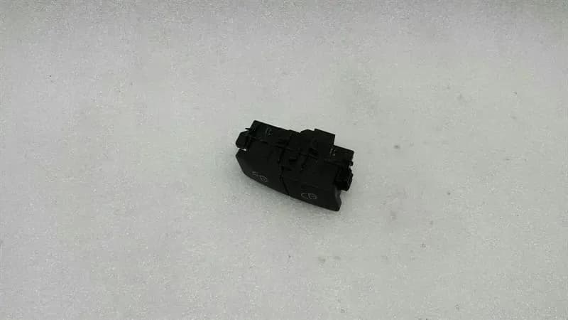 MERCEDES-BENZ Mercedes E Class W212 locking switch A2048706410 front right lock switch