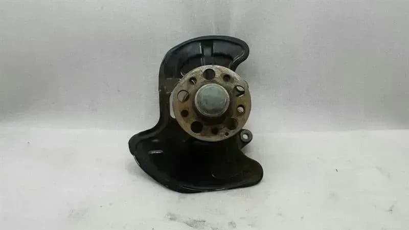 Mercedes E Class Unknown Left Front Hub A2043320101 Wheel Bearing Housing Front Left