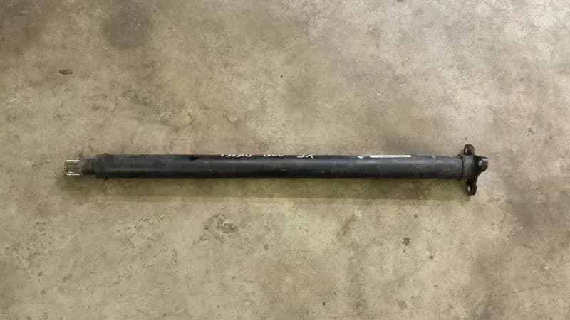 BMW X5 E70 3.0d Propshaft Automatic Transmission 26207556019 7556019 Propshaft