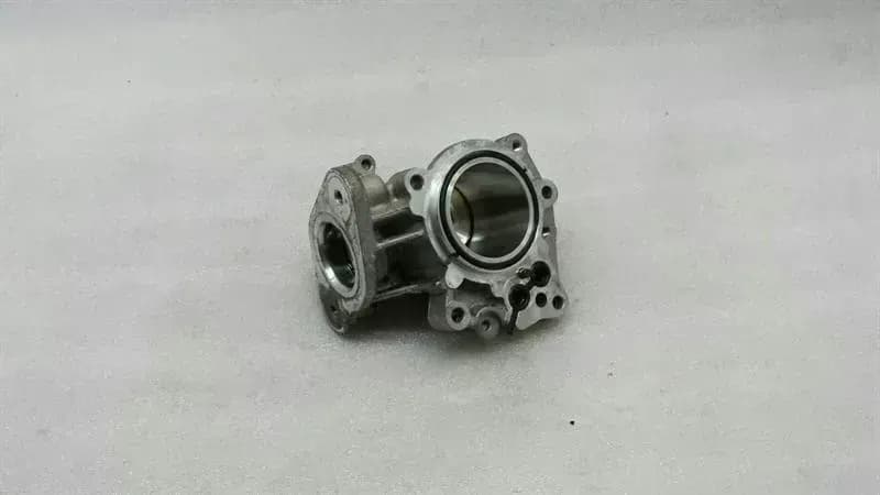 MERCEDES-BENZ Mercedes E Class W207 Oil Pump Housing A2760700430 Oil Pump Housing M276 V6