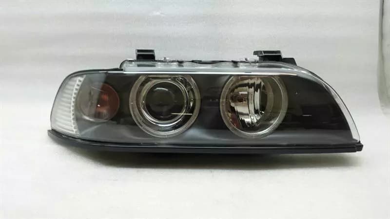 BMW BMW 5 Series E39 LCI right headlamp headlight right xenon