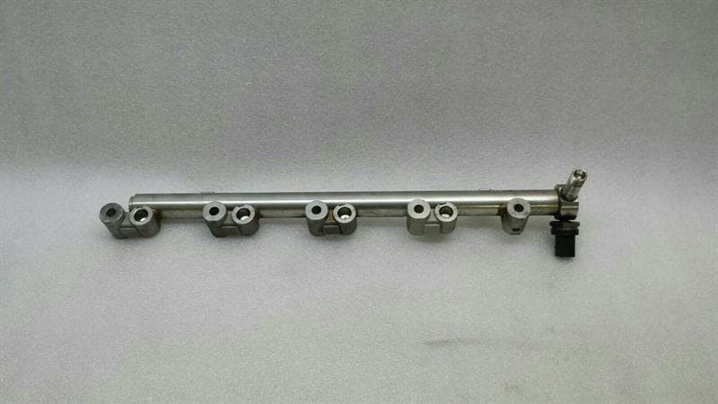 LAND ROVER Land Rover Evoque Fuel Rail LR025853 Fuel Injection Moulding Pipe Manifold