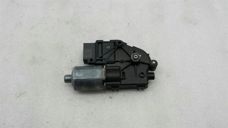 PORSCHE Porsche Panamera 970 Sun Roof Motor 97062421104 Sunroof Motor