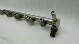 LAND ROVER Land Rover Evoque Fuel Rail LR025853 Fuel Injection Moulding Pipe Manifold — thumbnail 6